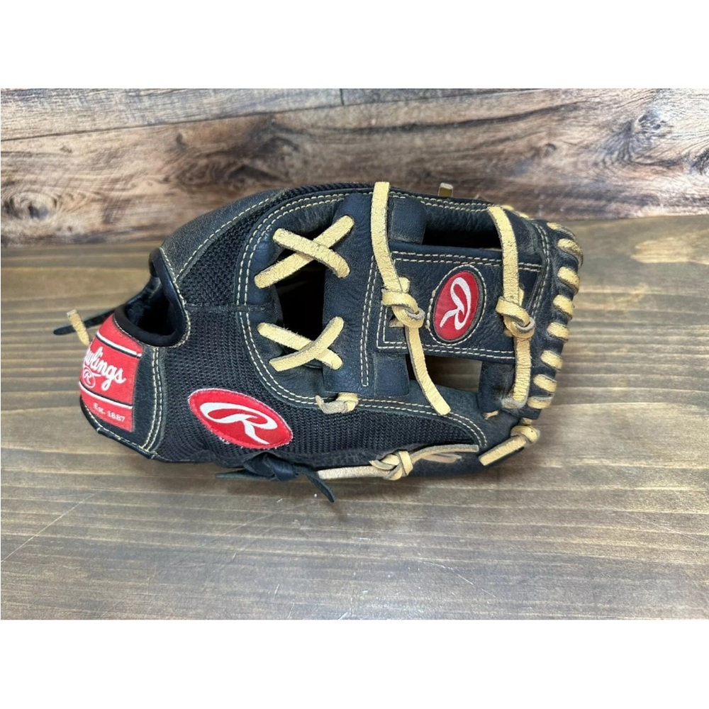 Rawlings Black and Tan Baseball Glove